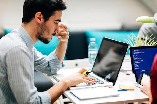 企业如何高效寻找与选择软件人力外包服务商